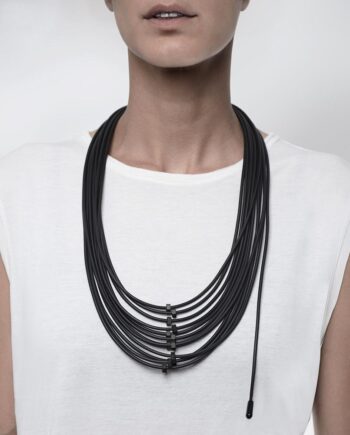 LOM_dsgn n#01b Rubber necklace