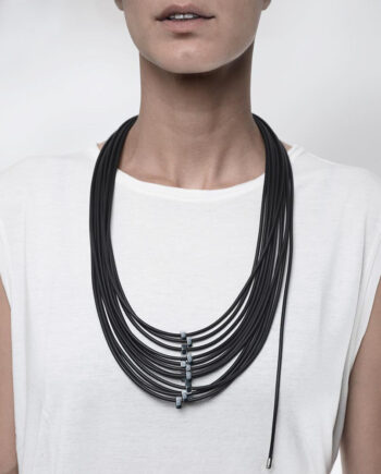 LOM_dsgn n#01s Rubber necklace