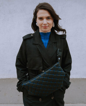 Oversized azul crossbody bag with adjustable strap